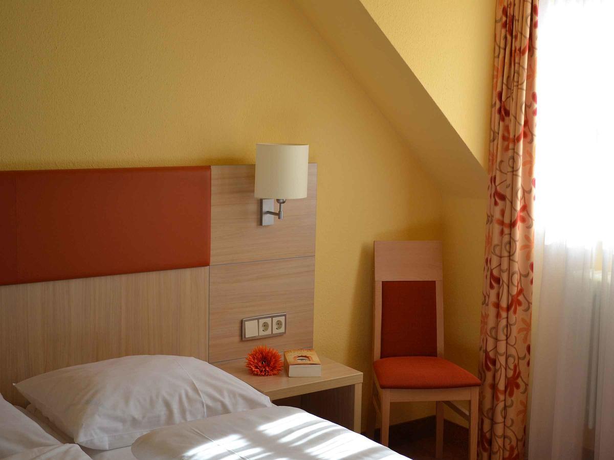 Hotel-Gasthof Rotes Ross Markt Einersheim Exteriör bild