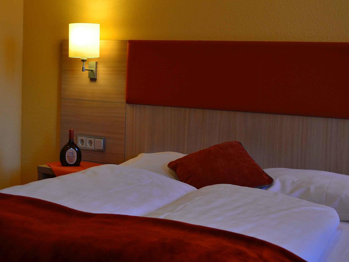 Hotel-Gasthof Rotes Ross Markt Einersheim Exteriör bild