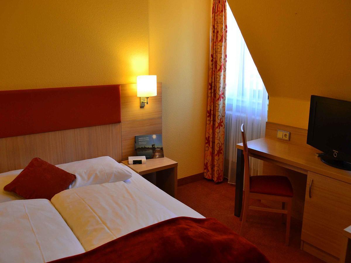 Hotel-Gasthof Rotes Ross Markt Einersheim Exteriör bild