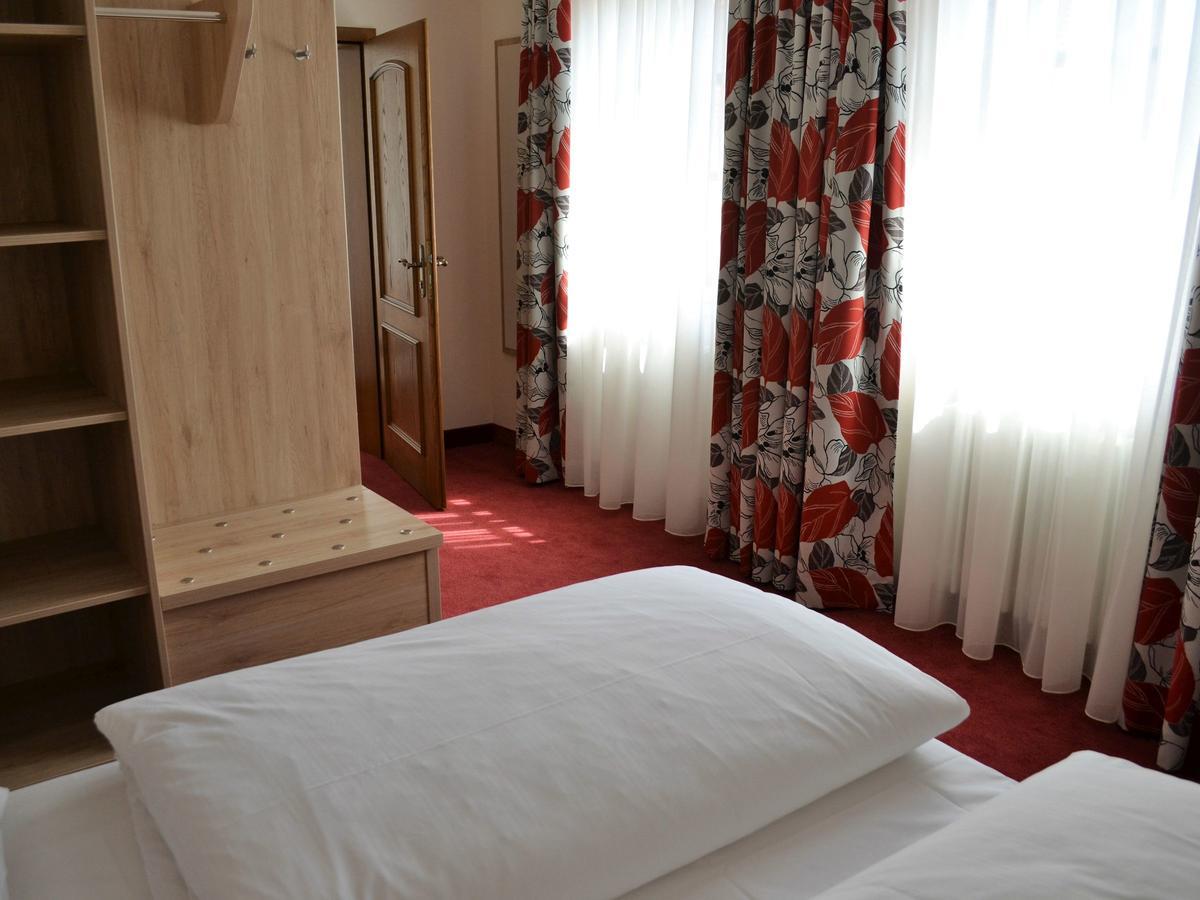 Hotel-Gasthof Rotes Ross Markt Einersheim Exteriör bild